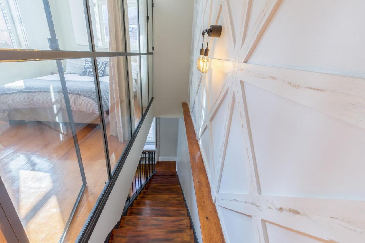 Elegant 2Br Duplex In City Center By Lovelystay Porto Bagian luar foto