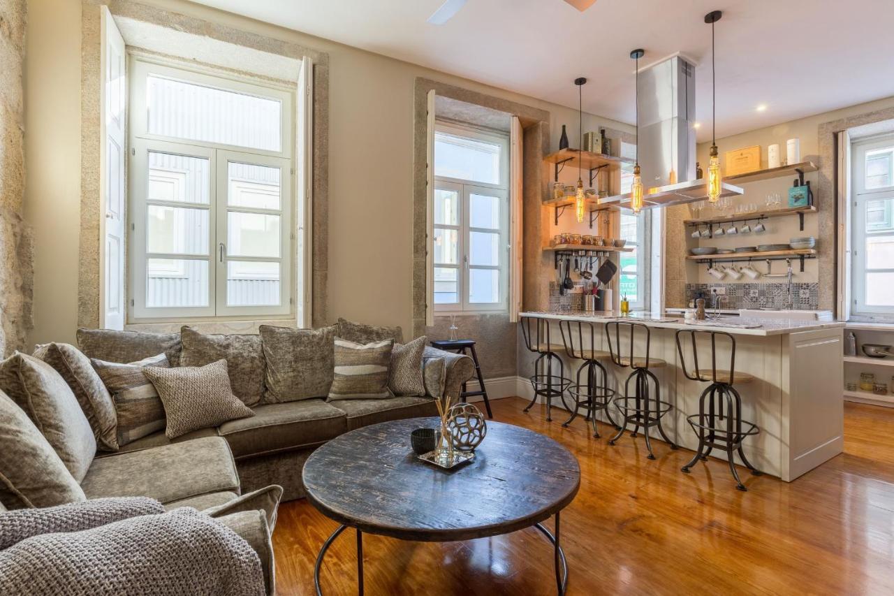 Elegant 2Br Duplex In City Center By Lovelystay Porto Bagian luar foto