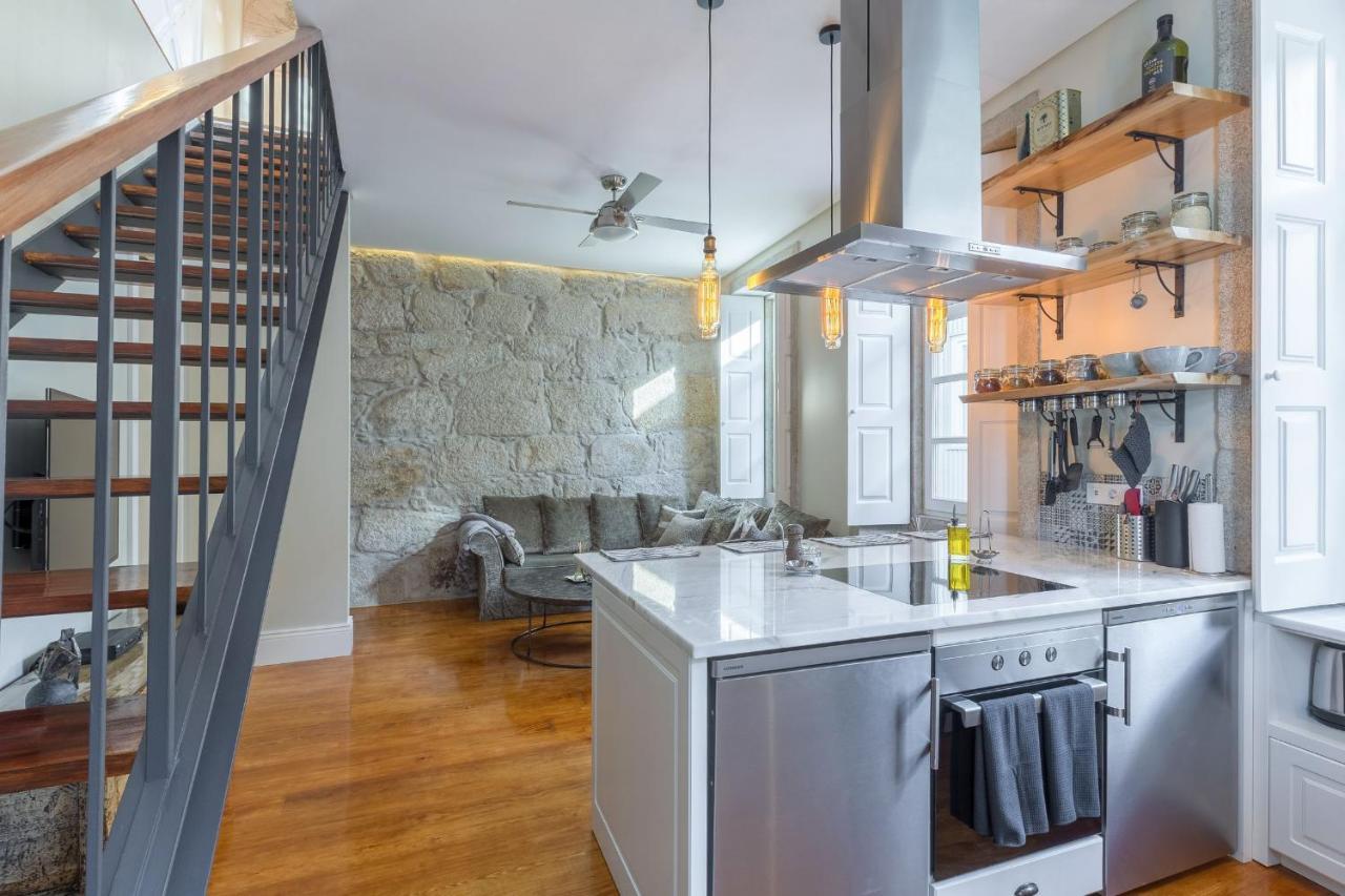 Elegant 2Br Duplex In City Center By Lovelystay Porto Bagian luar foto