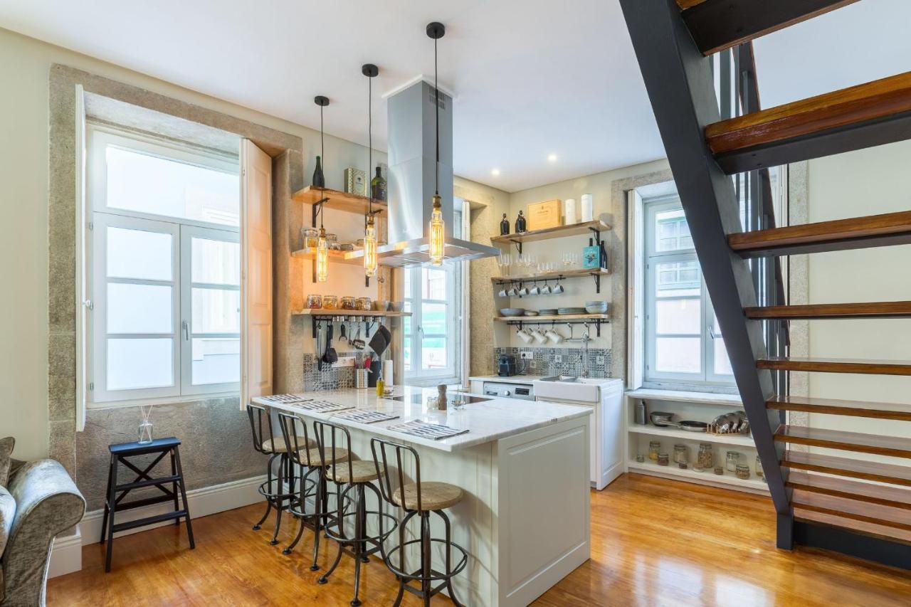 Elegant 2Br Duplex In City Center By Lovelystay Porto Bagian luar foto