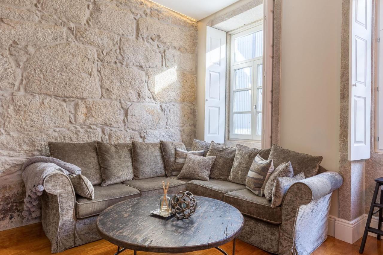 Elegant 2Br Duplex In City Center By Lovelystay Porto Bagian luar foto