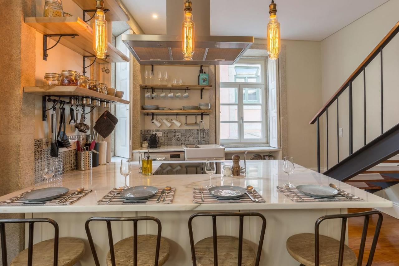 Elegant 2Br Duplex In City Center By Lovelystay Porto Bagian luar foto